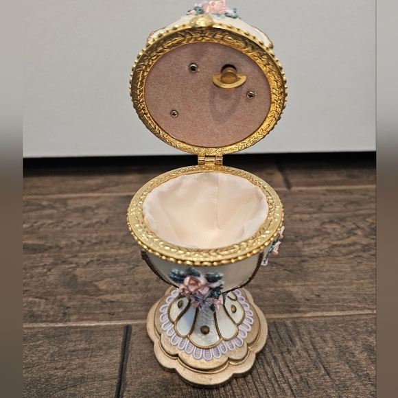 Vintage Lefton Royal Egg Music Trinket Box Hand Painted - Picture 2 of 7